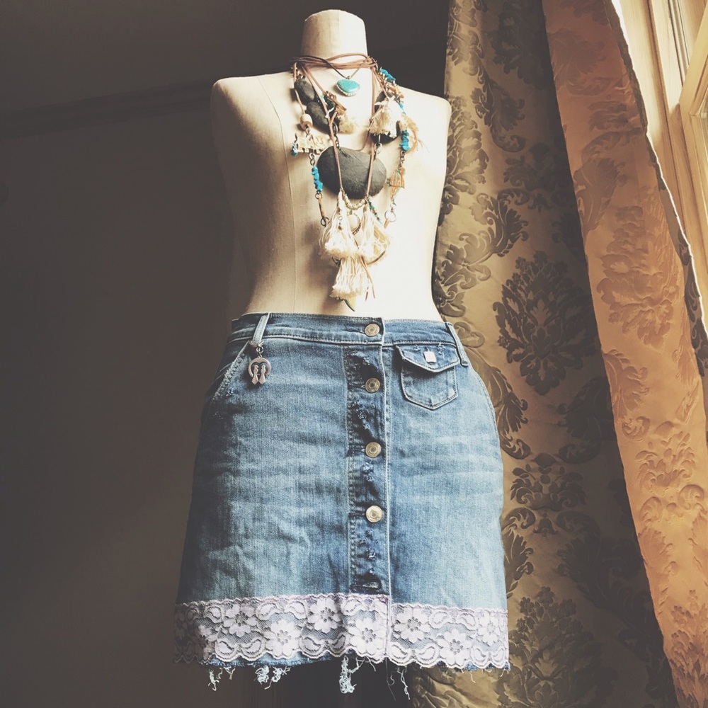Skirt Love Birds Button Down Altered Skirt
4XHP🌵🌵🌵🌵